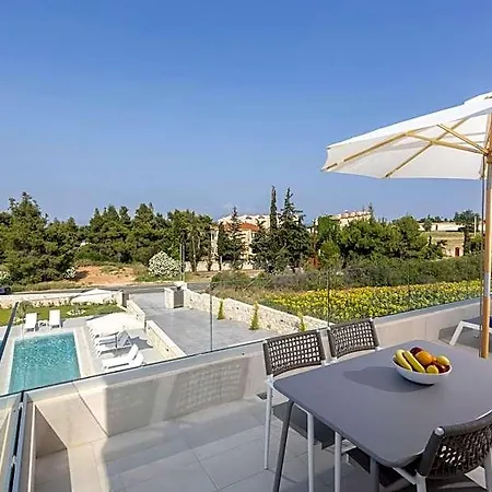 Anna Mare Luxury *