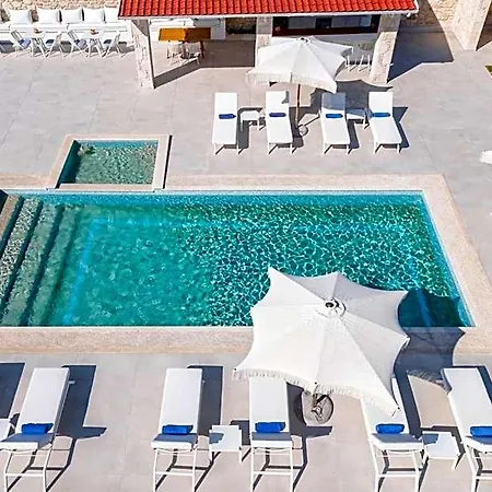 Anna Mare Luxury
